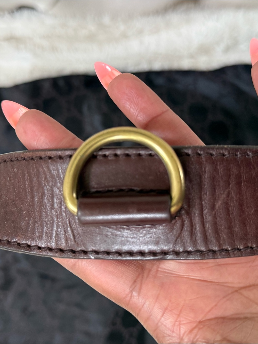 Gucci Brown Leather Crescent Shoulder Bag with Gold Emblem - Picture 4 of 4